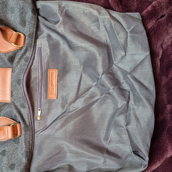 NWOT Call It Spring Grey Bag with Black Hearts - Picture 11 of 17